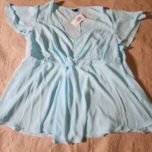 Flutter Sleeve Top NWT (S4)